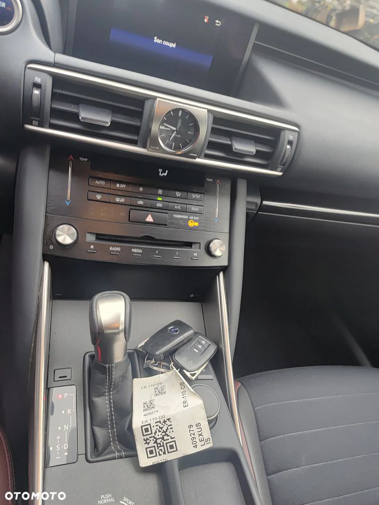 Lexus IS - 33
