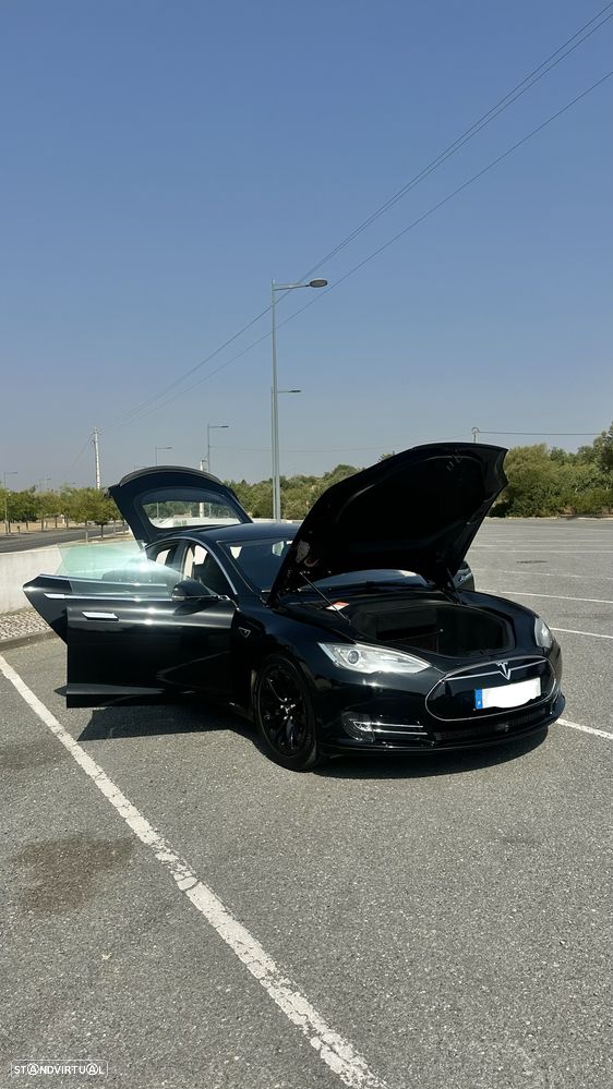 Tesla Model S 85 - 12