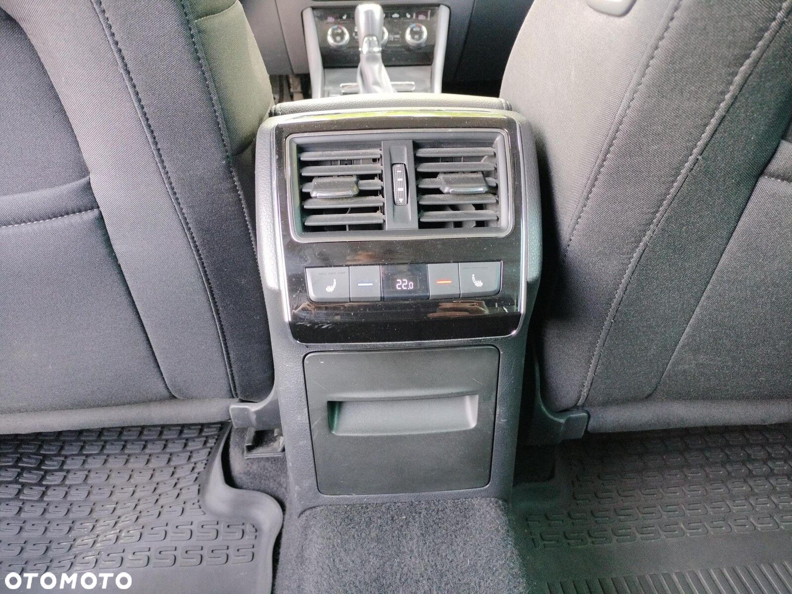 Skoda Superb 2.0 TDI SCR Style DSG - 21