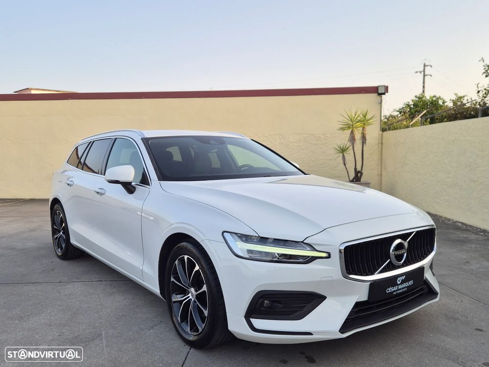 Volvo V60 2.0 D3 Momentum - 1