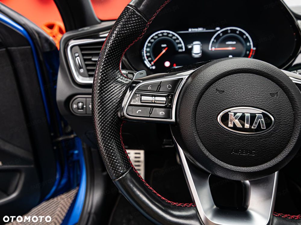 Kia ProCeed 1.6 T-GDI GT DCT - 17