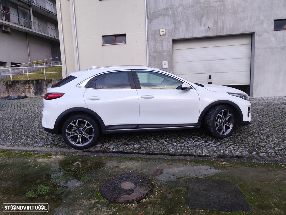 Kia XCeed 1.6 CRDi MHEV Drive - 11