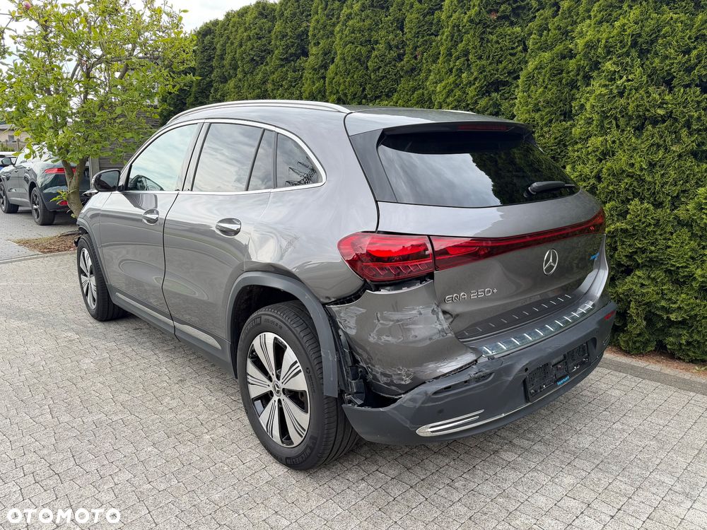 Mercedes-Benz EQA 250+ Progressive - 12