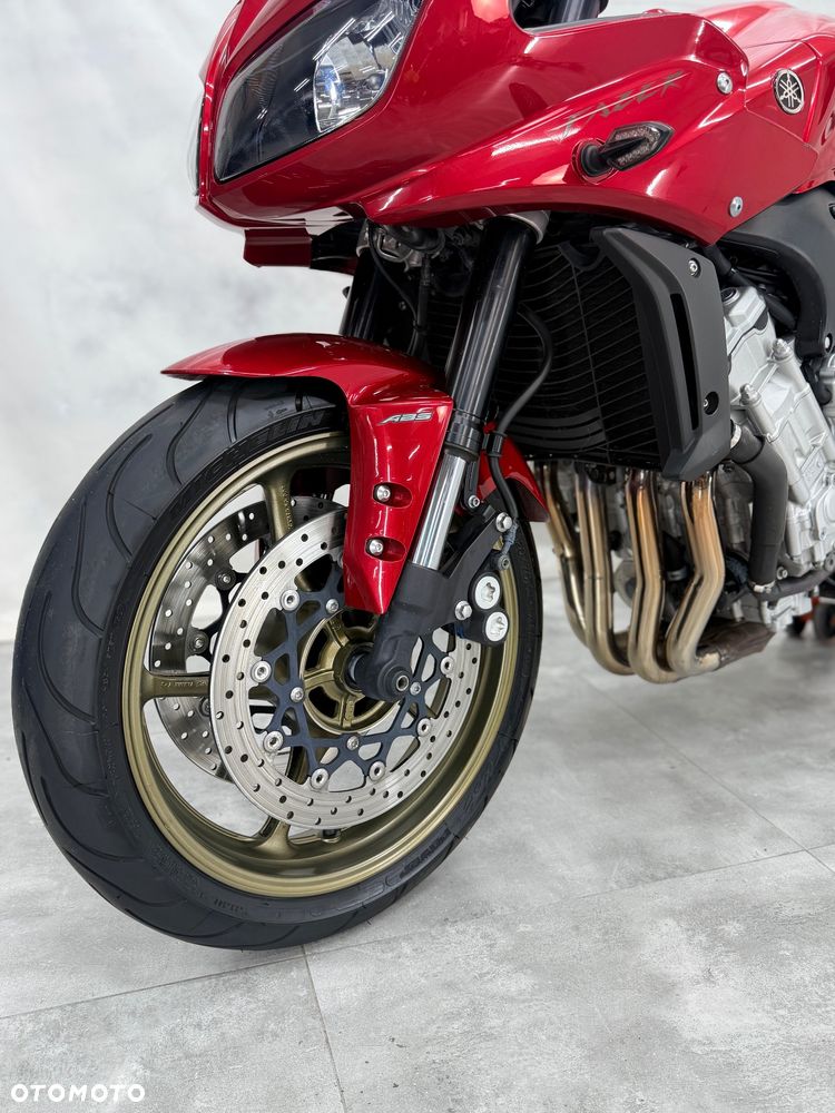 Yamaha FZ - 16