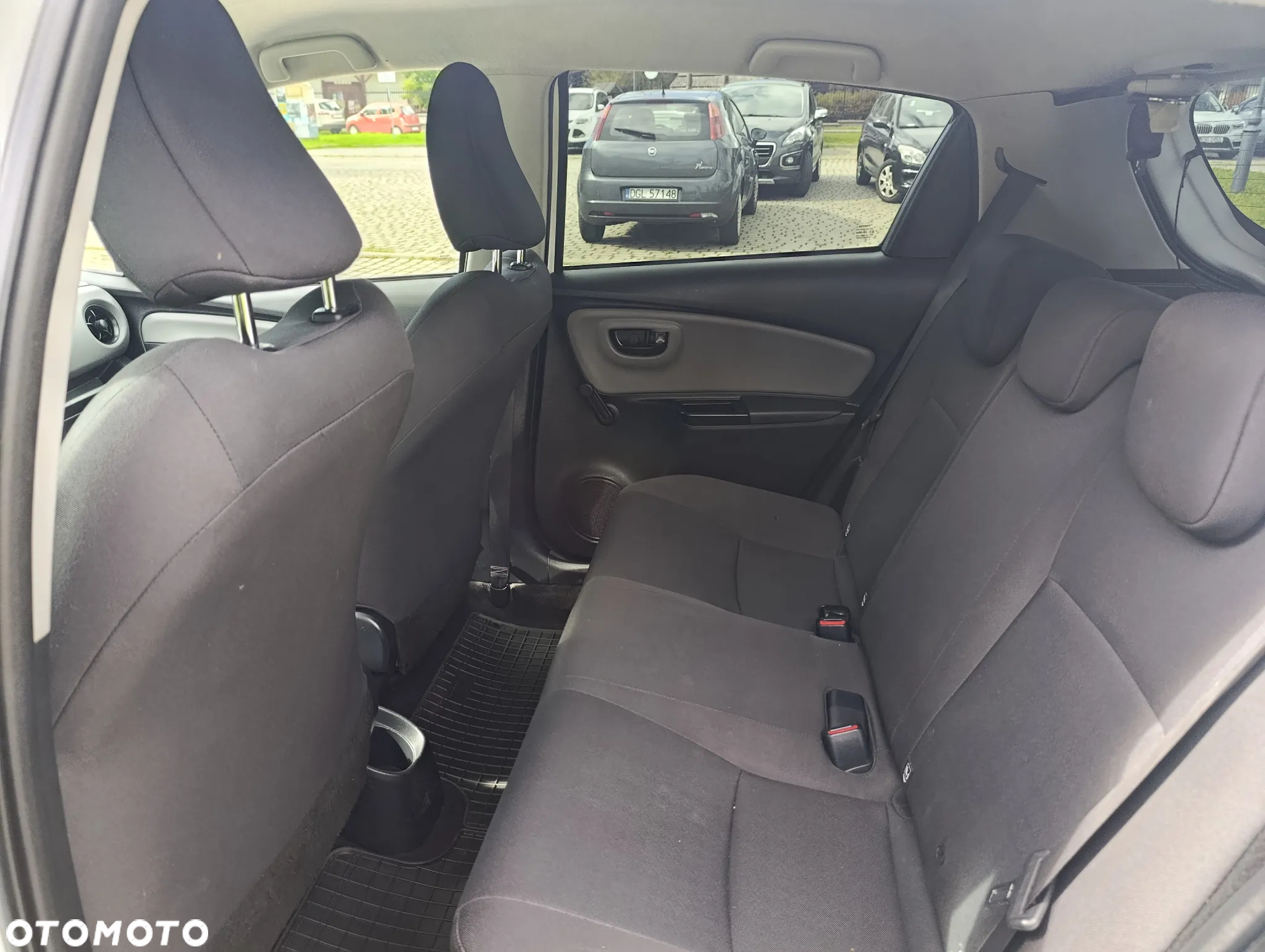 Toyota Yaris 1.0 Premium - 14