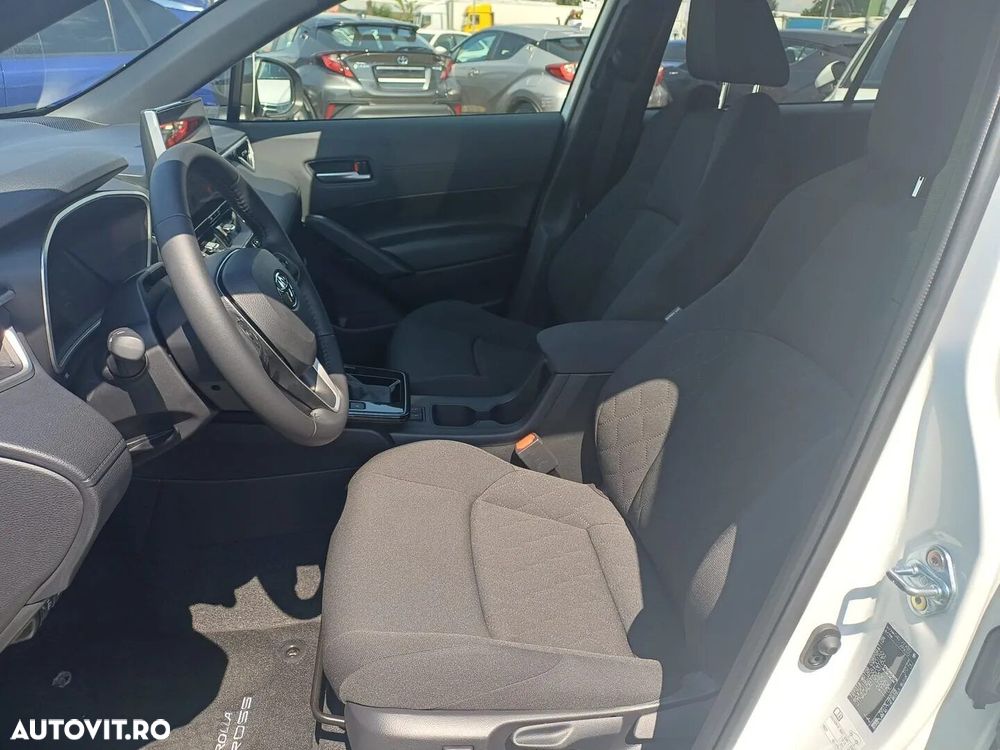 Toyota Corolla Cross - 11
