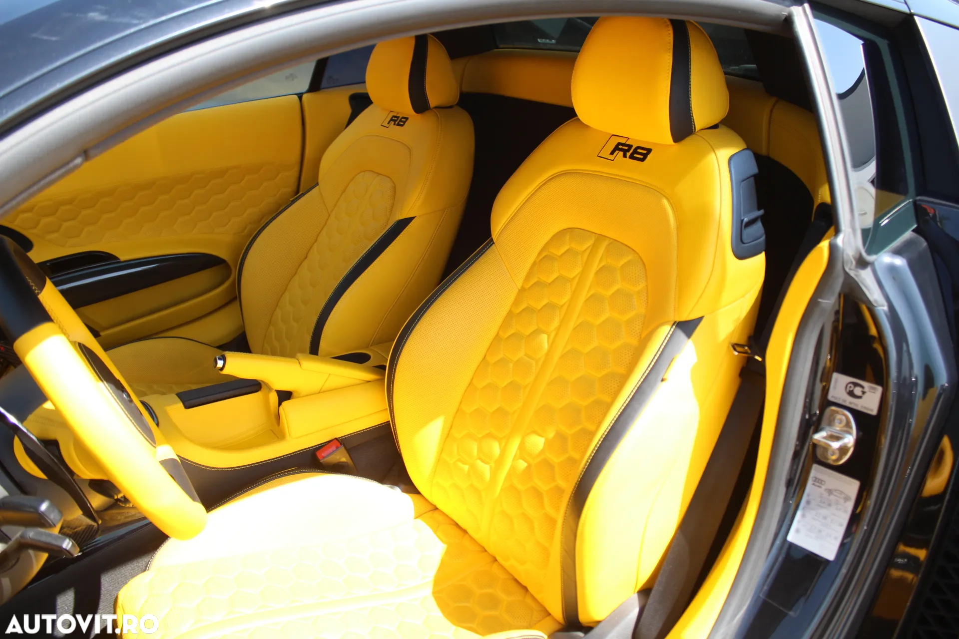 Audi R8 4.2 FSI Quattro R-Tronic - 4