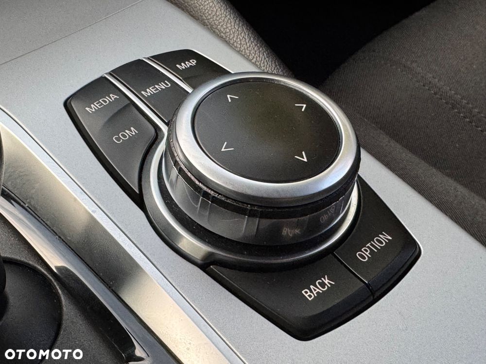 BMW Seria 5 520d xDrive Touring - 18