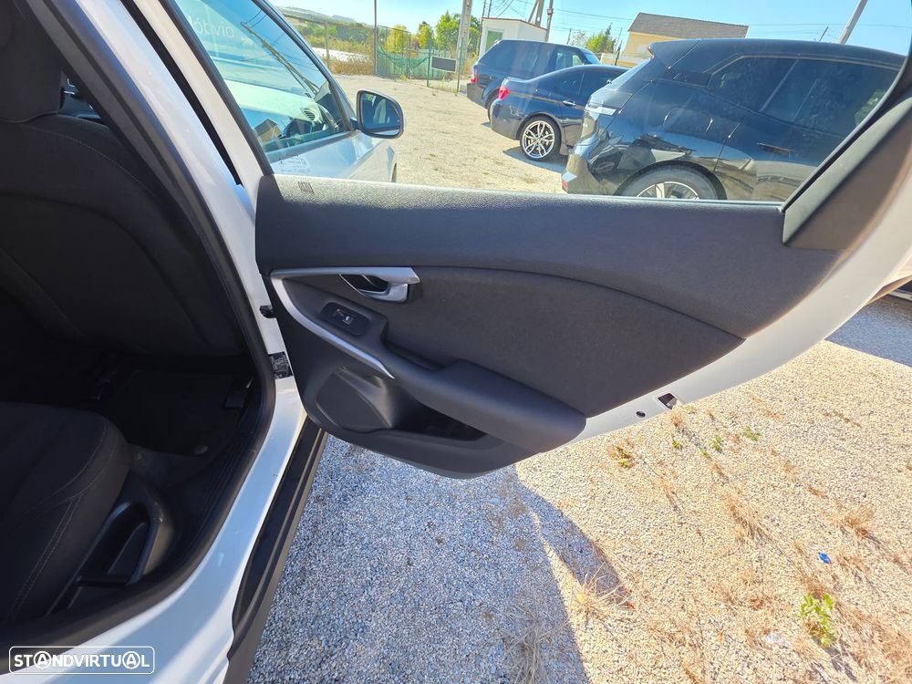 Volvo V40 - 22