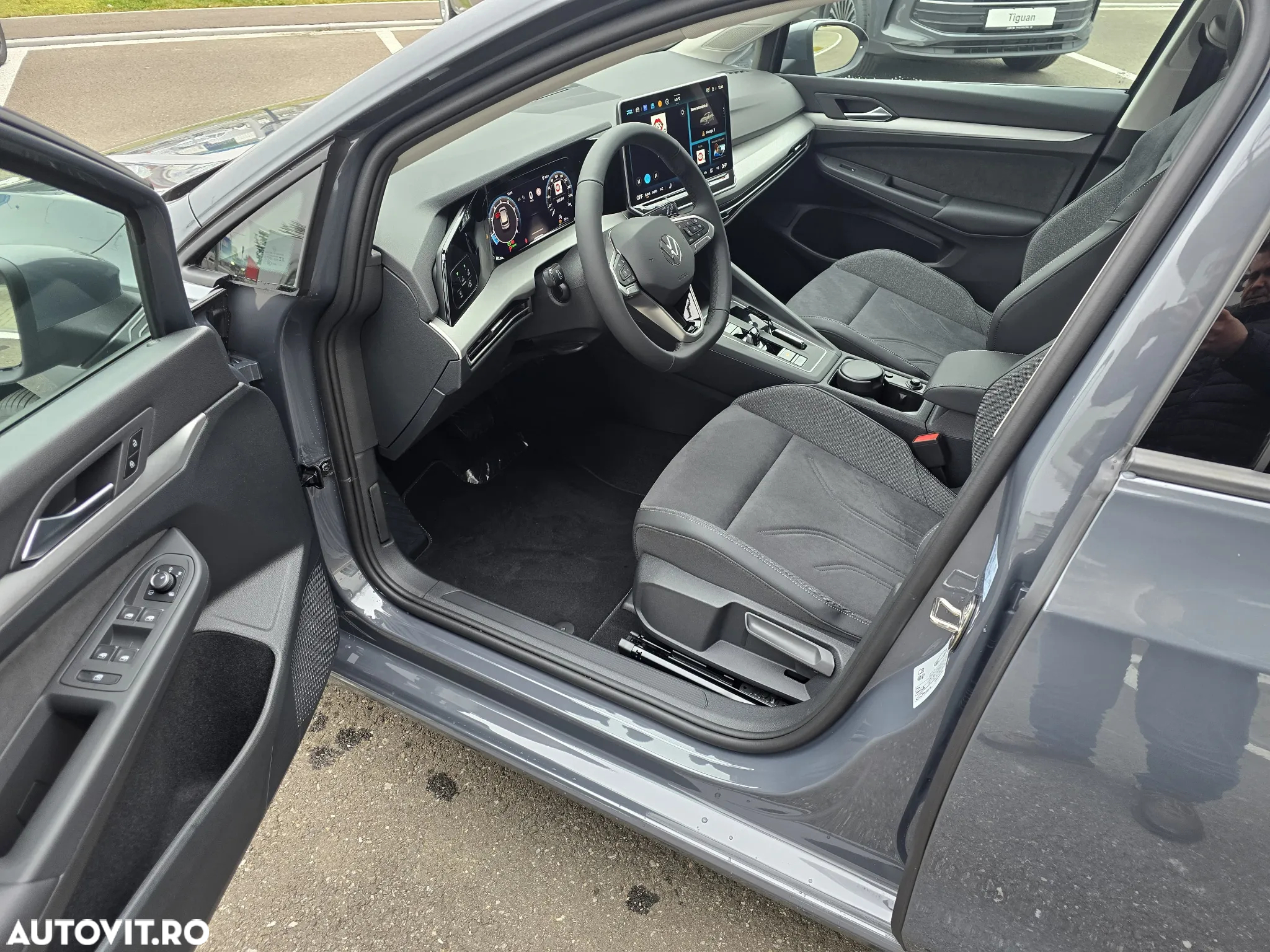 Volkswagen Golf 1.5 eTSI DSG MHEV Advanced - 10