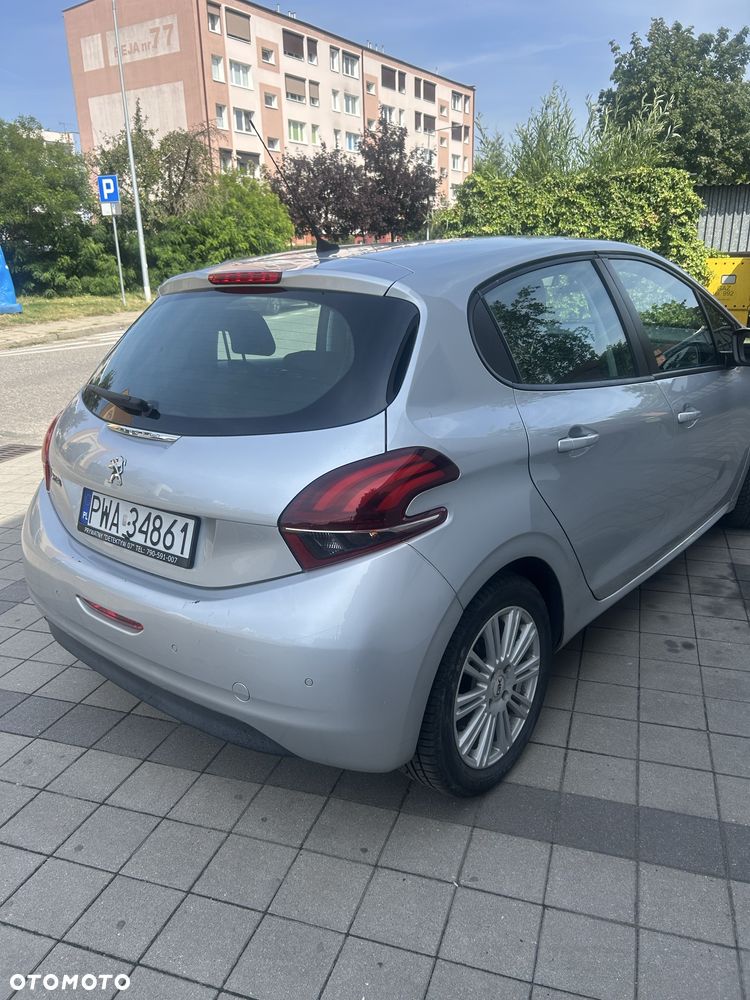 Peugeot 208 - 4