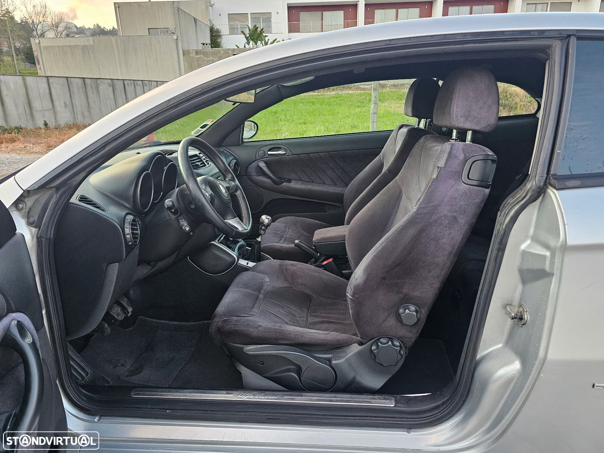 Alfa Romeo GT 1.9 JTD M-JET - 10