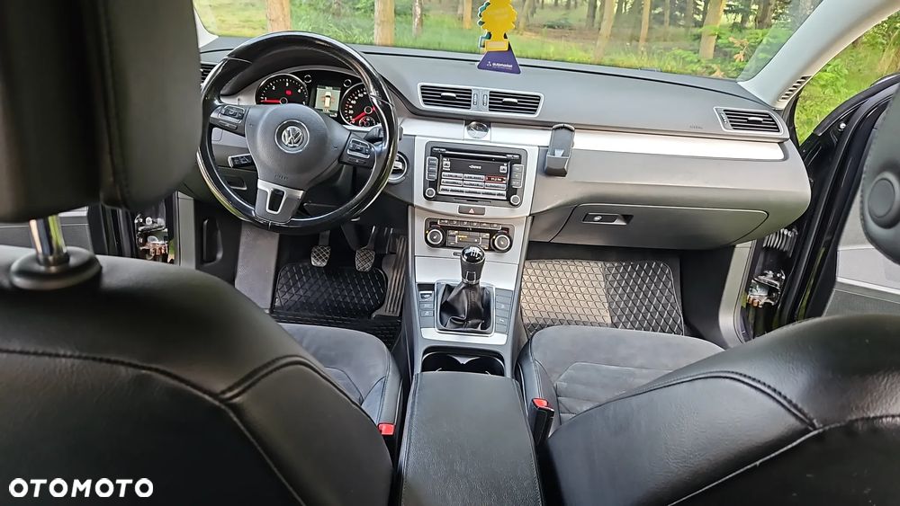 Volkswagen Passat 2.0 Blue TDI SCR Highline - 10