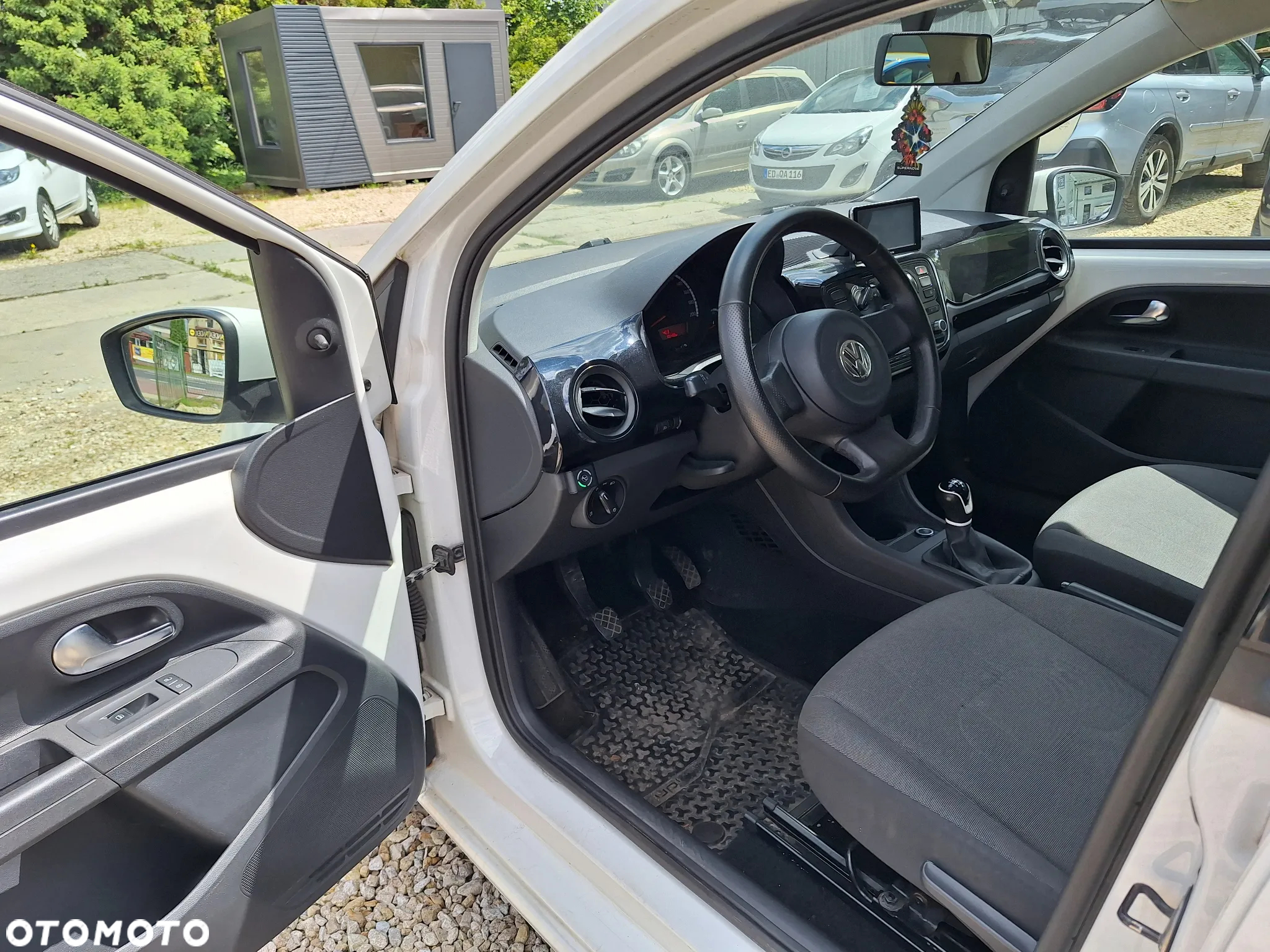 Volkswagen up! 1.0 high - 7