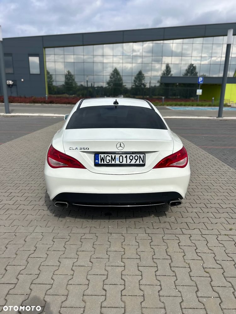 Mercedes-Benz CLA 250 7G-DCT - 7