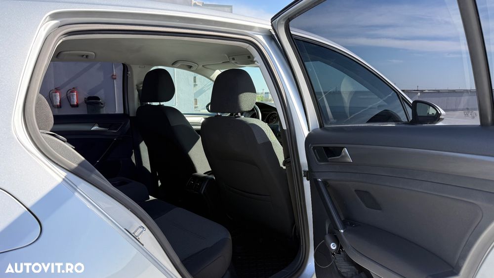 Volkswagen Golf 1.6 TDI BlueMotion Technology Comfortline - 9