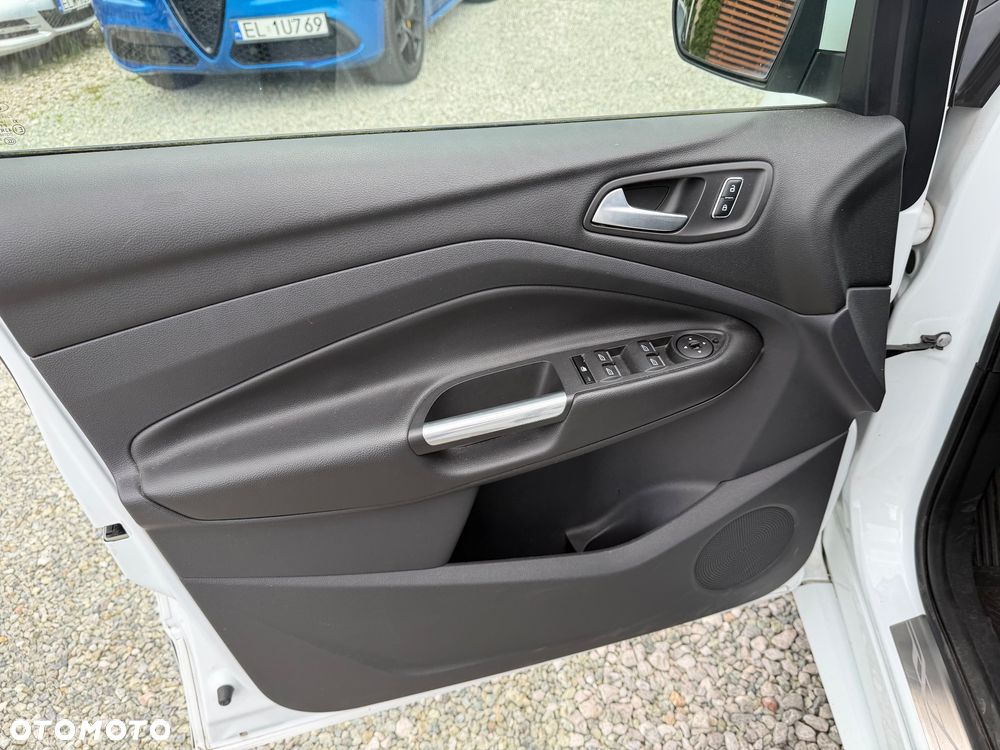 Ford Kuga 1.5 EcoBoost 2x4 Individual - 28