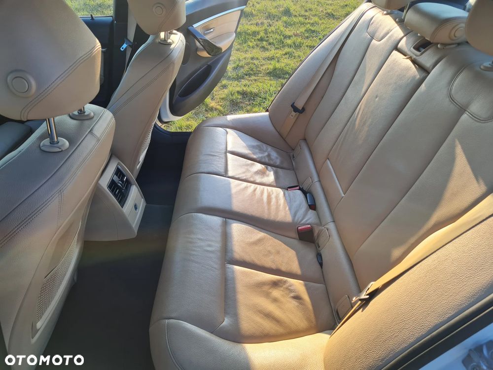 BMW Seria 3 330i Edition Luxury Line Purity - 11