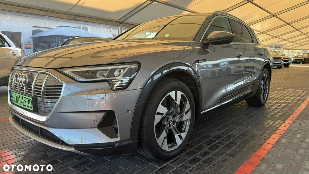 Audi e-tron - 12