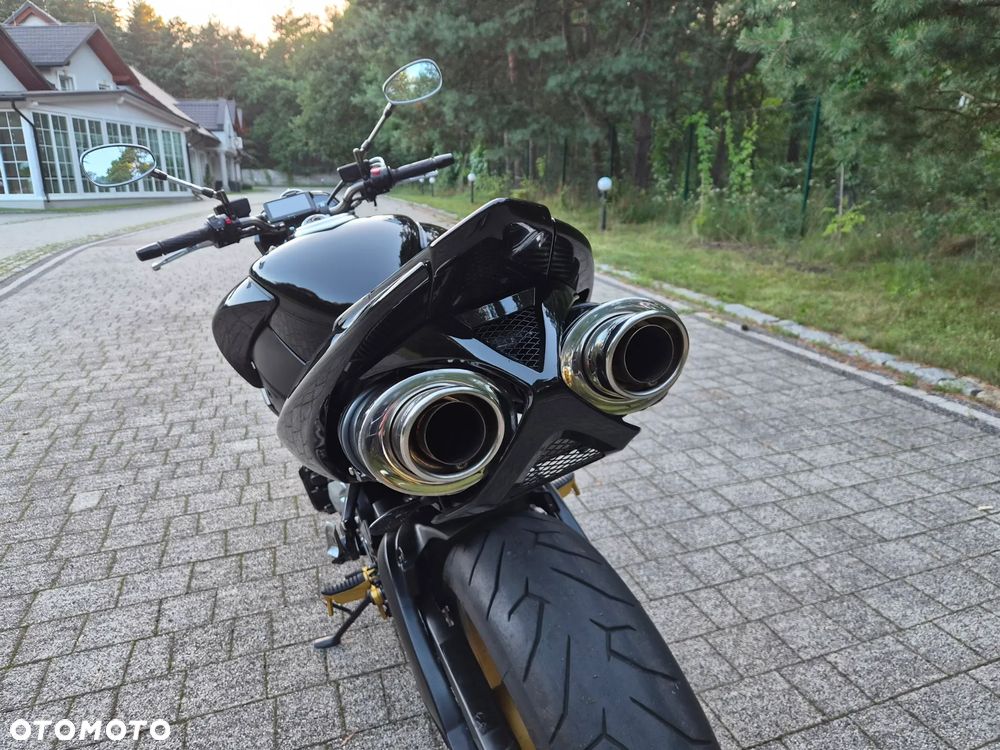 Suzuki GSX - 33