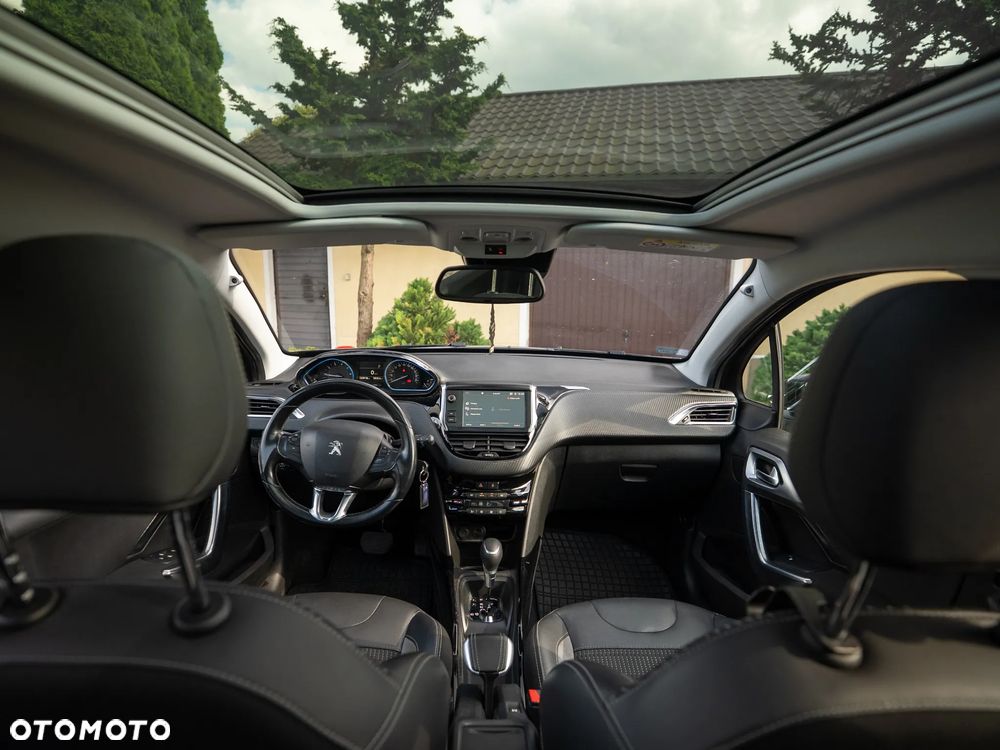 Peugeot 2008 1.2 Pure Tech Allure S&S EAT6 - 4