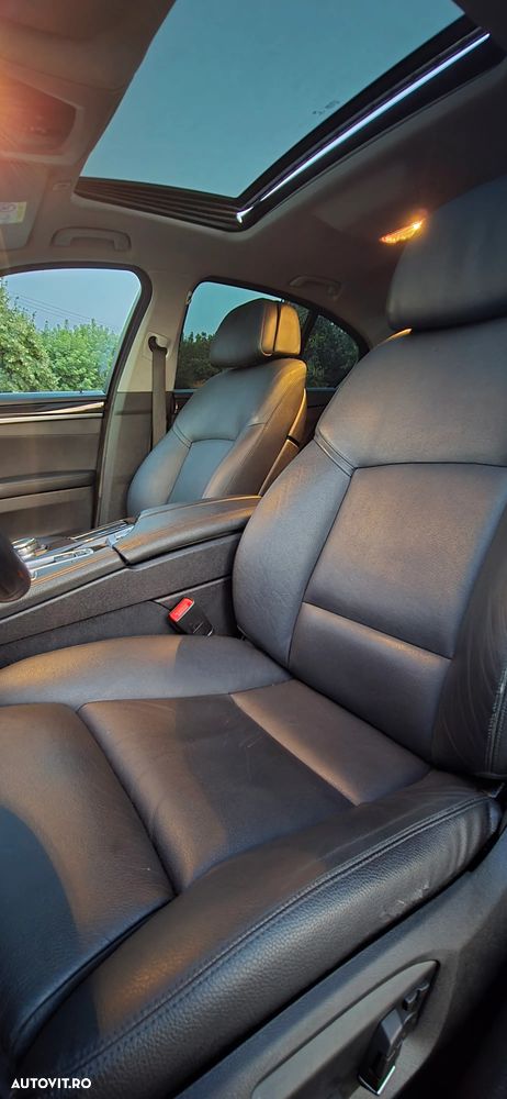 BMW Seria 5 520d xDrive AT - 16