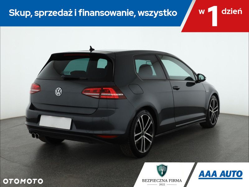 Volkswagen Golf - 6