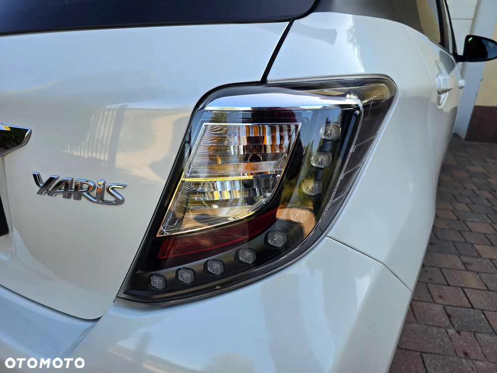 Toyota Yaris 1.0 Premium - 12