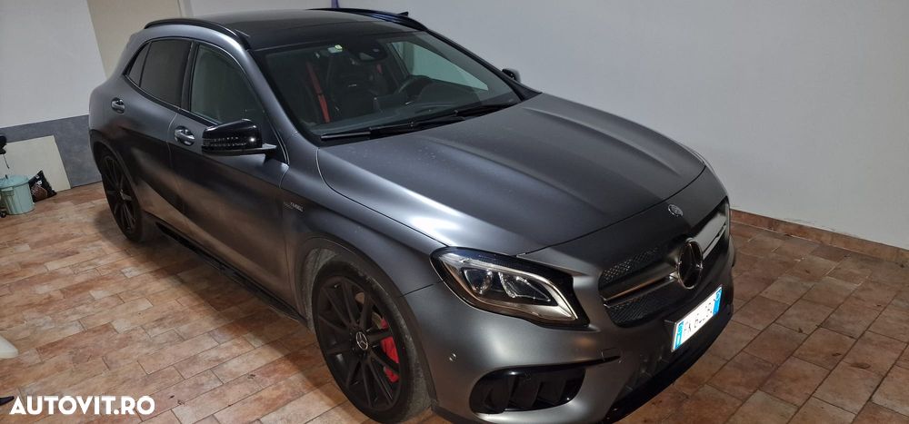 Mercedes-Benz GLA - 4