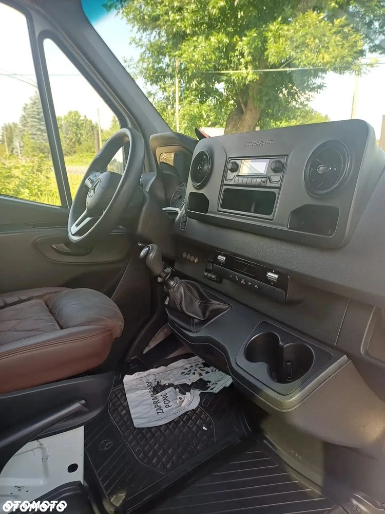 Mercedes-Benz Sprinter - 11