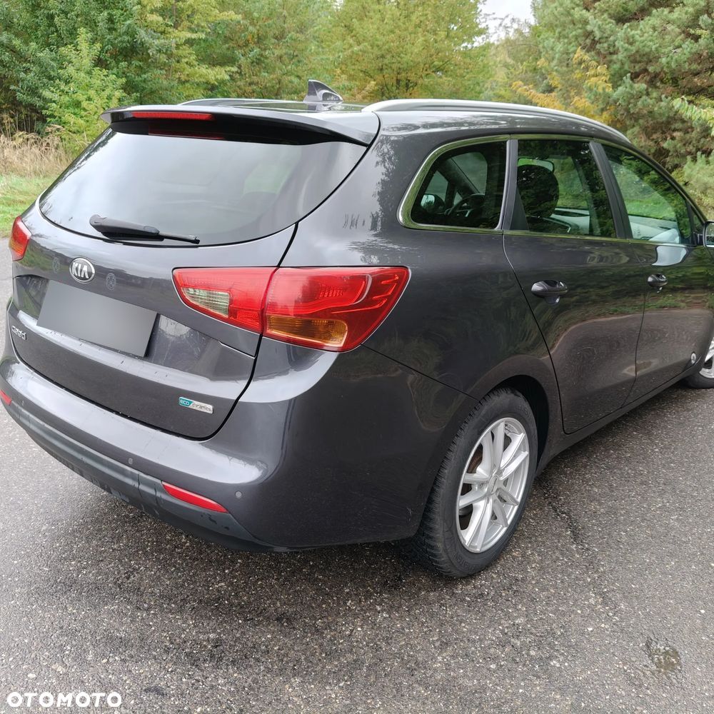 Kia Ceed 1.6 GDI Dream Team Edition - 10
