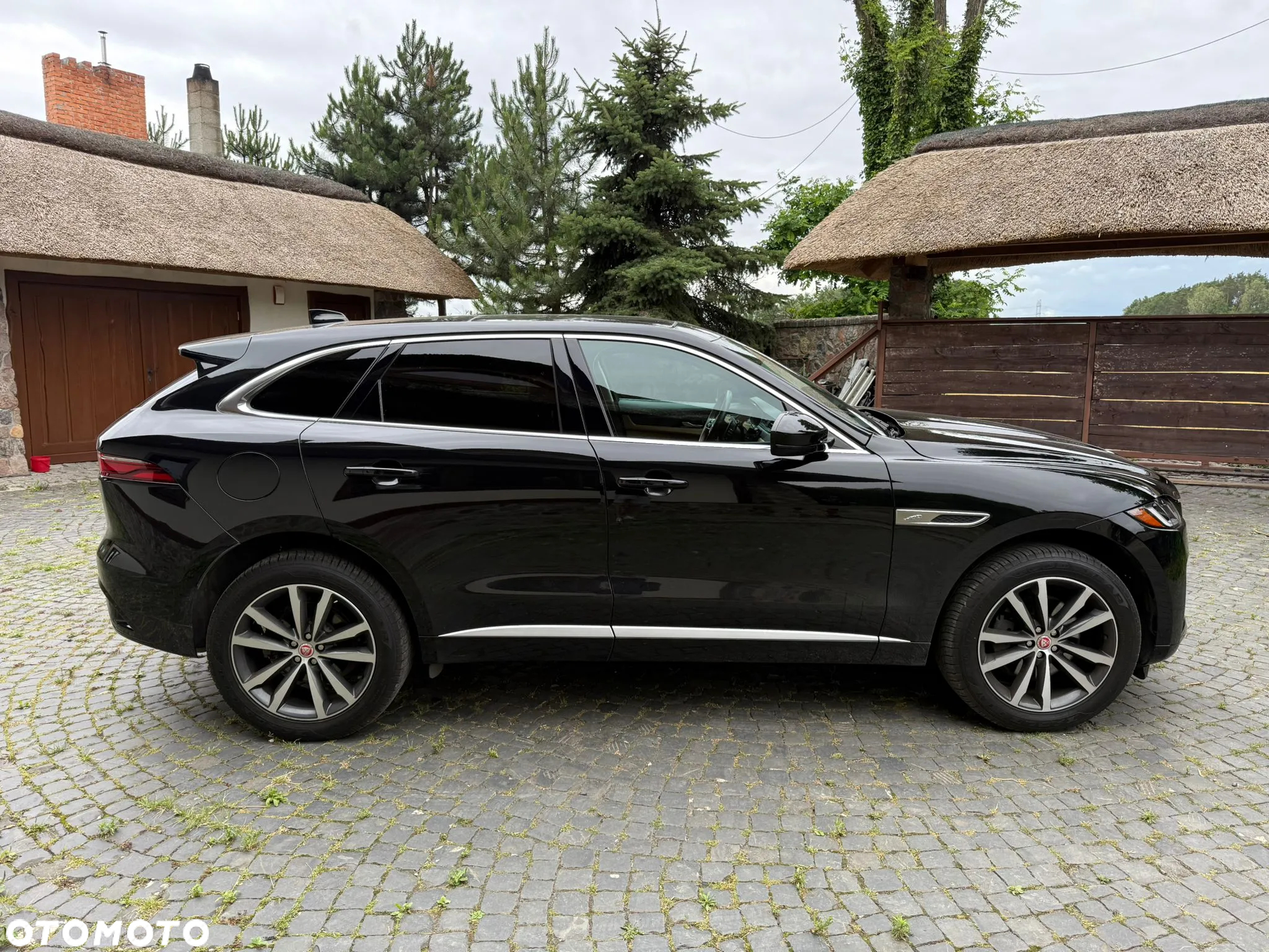 Jaguar F-Pace P250 AWD R-Dynamic Black - 6