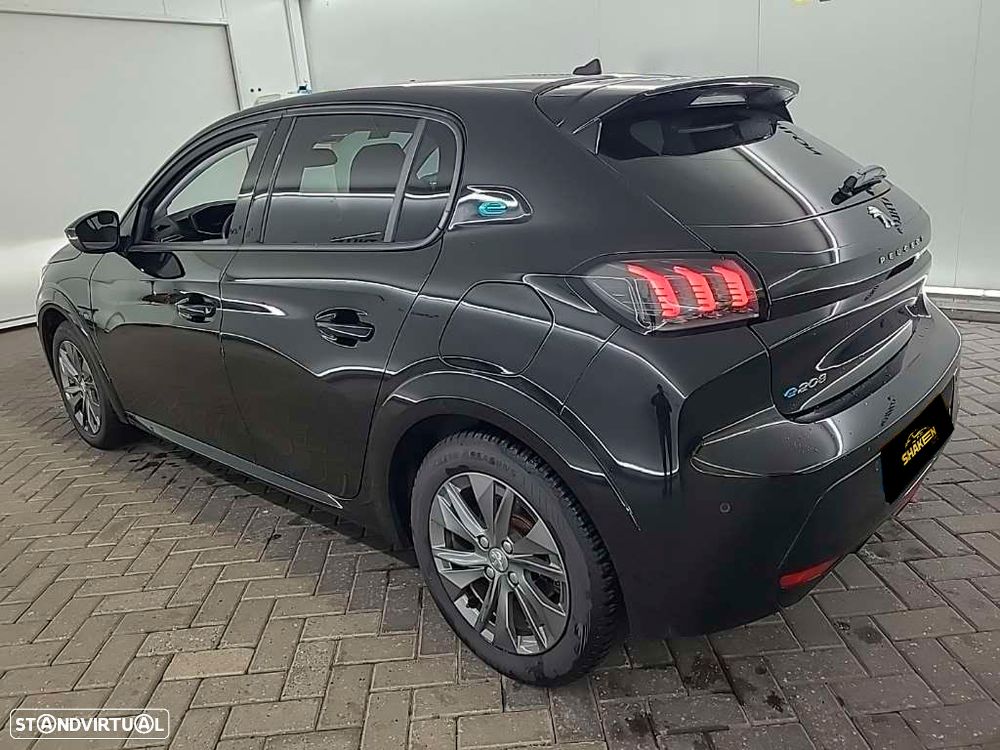 Peugeot e-208 Allure - 4