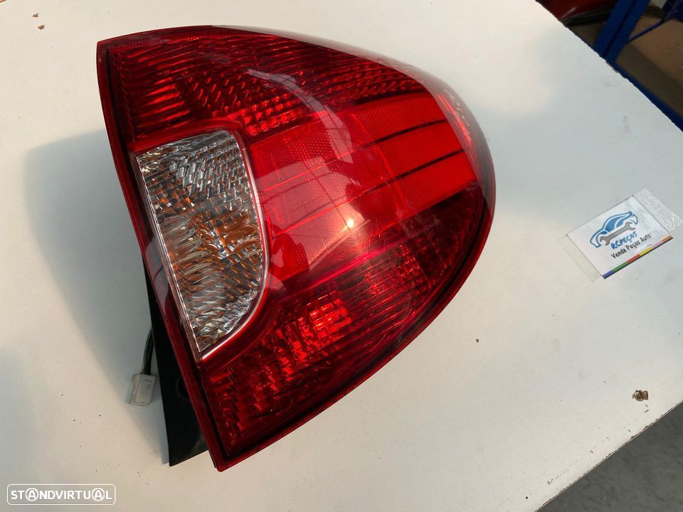 FAROLIM FAROLINS TRASEIRO TRÁS DIREITO ORIGINAL 92401FD070 92401FD 070 KIA RIO I 1 MK1 DC LS WAGON CARRINHA 1.3i 75CV A3E - 2