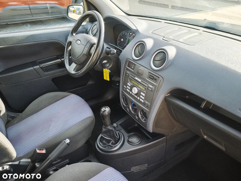 Ford Fusion 1.4 Ambiente - 16