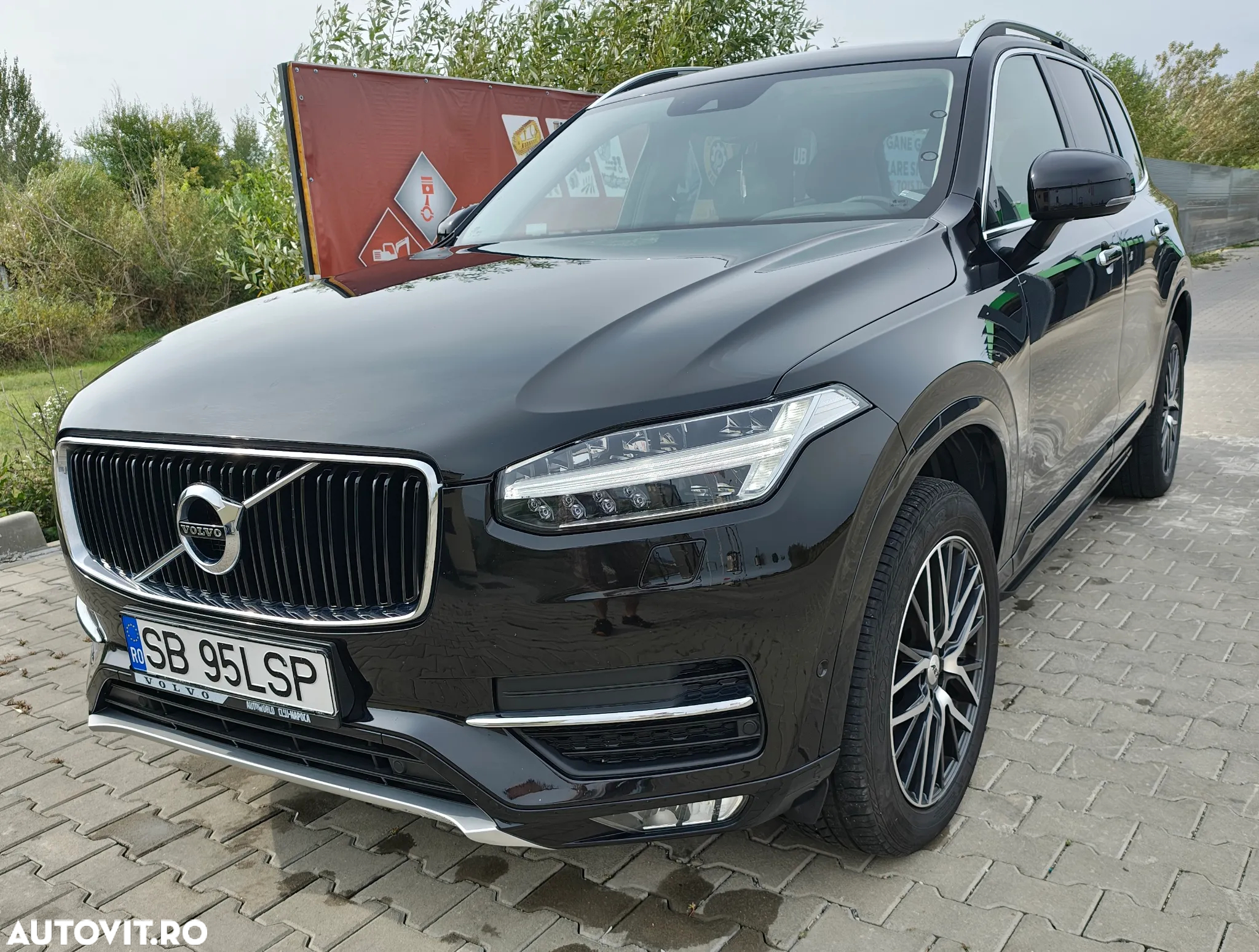 Volvo XC 90 D5 AWD Momentum - 2