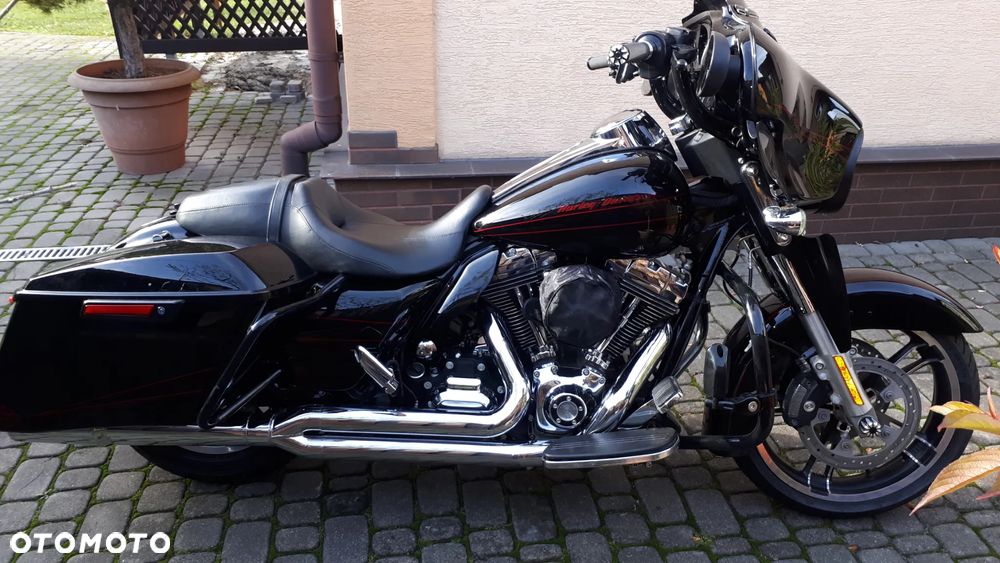 Harley-Davidson Touring Street Glide - 2