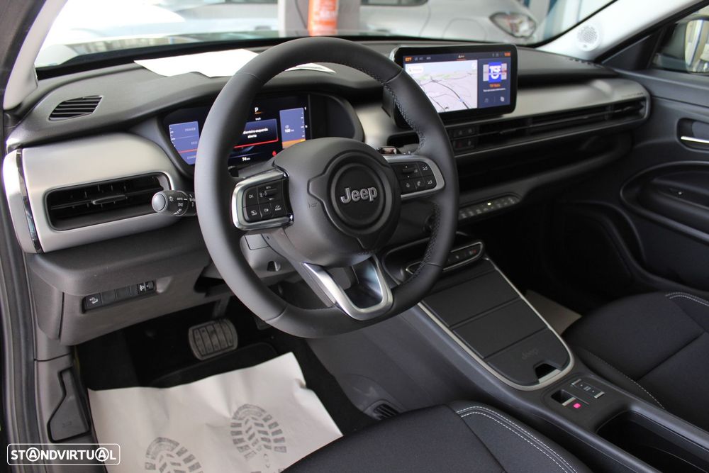 Jeep Avenger 1.2 e-Hybrid Summit DCT - 11
