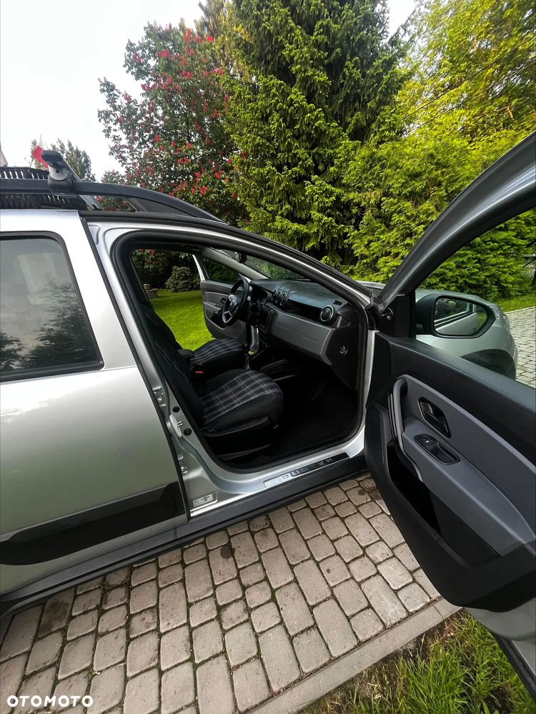 Dacia Duster 1.6 SCe Laureate 4x4 S&S - 9