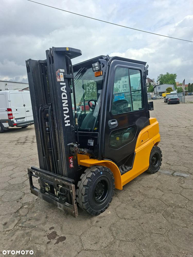 Hyundai 25D-9E - 4