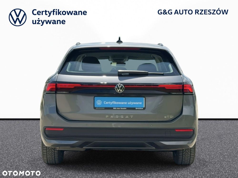 Volkswagen Passat - 13