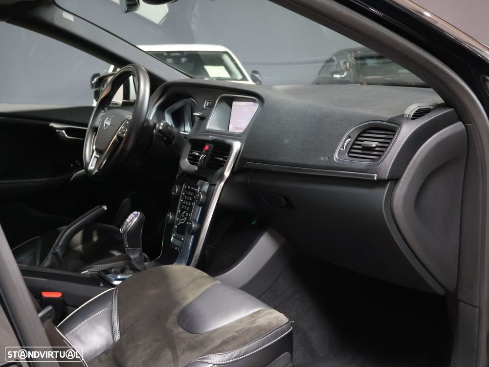 Volvo V40 D2 R Design - 7