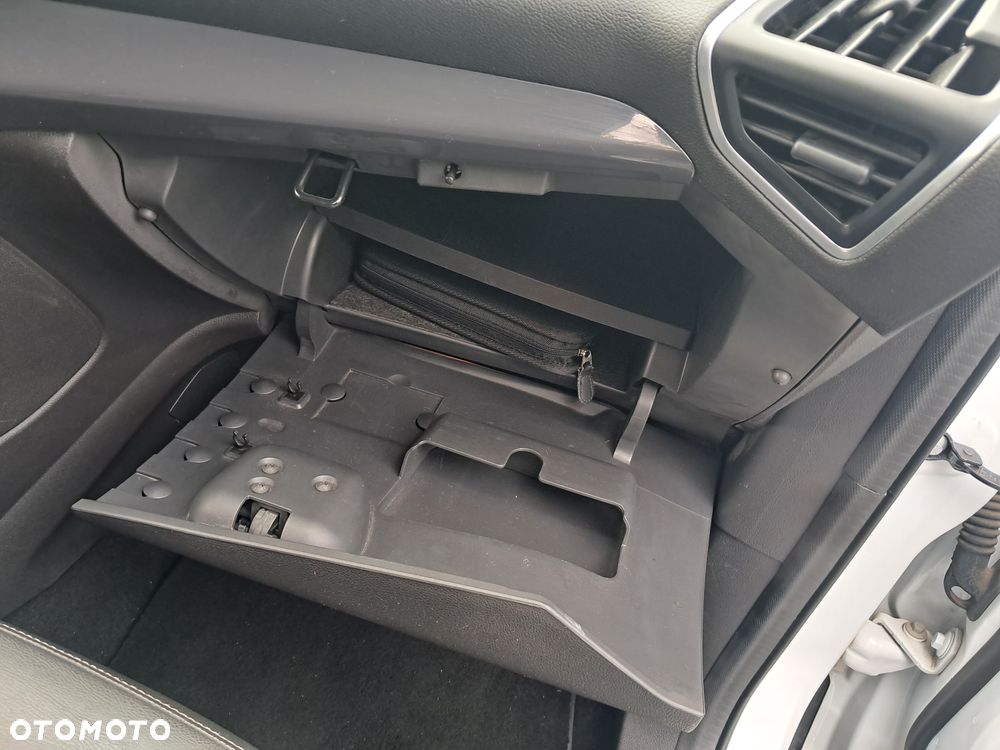 Ford Kuga 2.0 TDCi 2x4 Titanium - 31