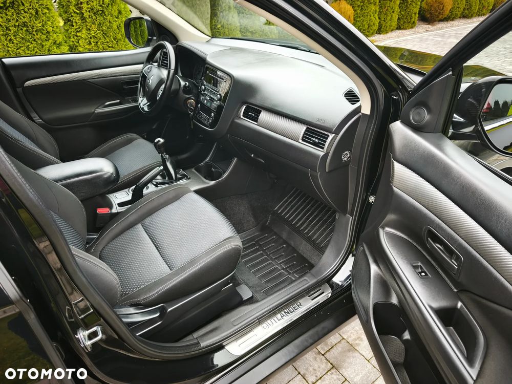 Mitsubishi Outlander 2.0 2WD Plus - 16