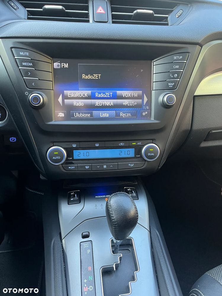 Toyota Avensis 2.0 Premium MS - 11