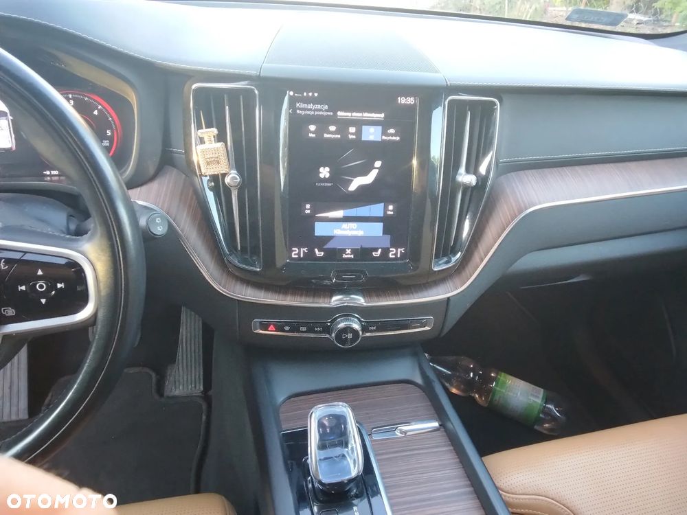 Volvo XC 60 B4 D AWD Inscription - 10