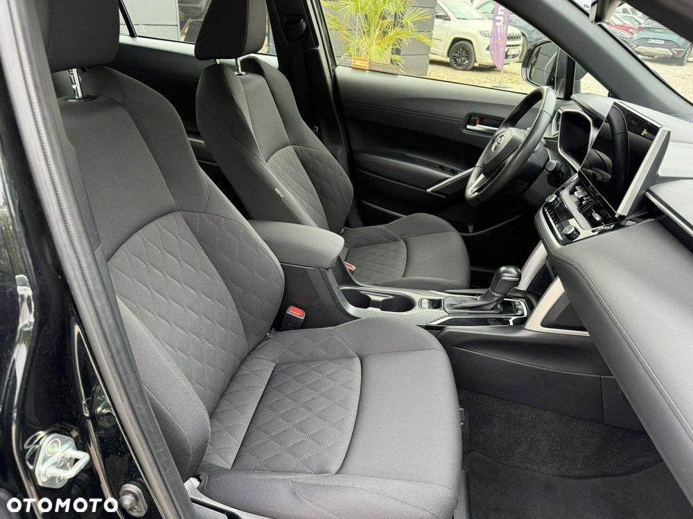 Toyota Corolla Cross - 13
