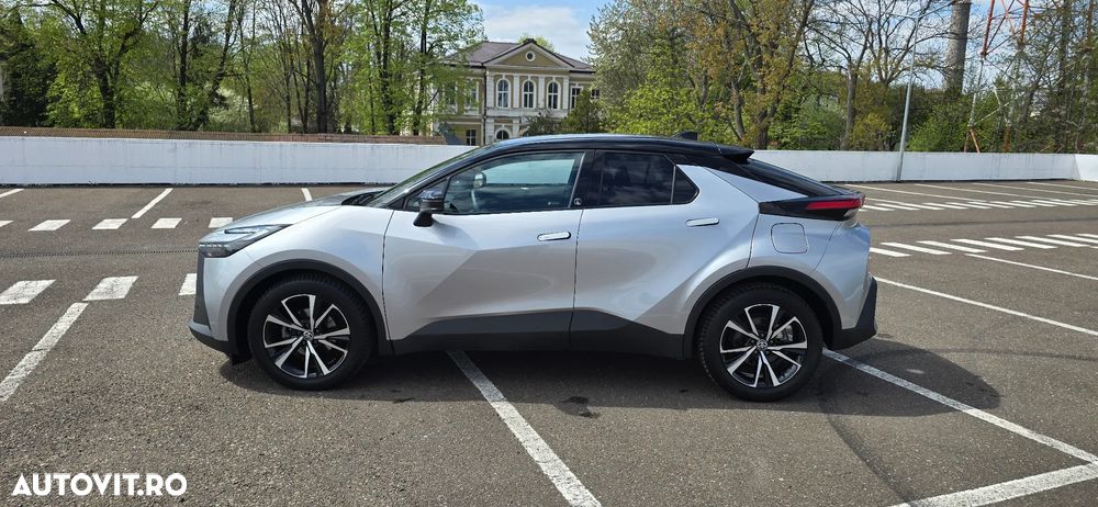 Toyota C-HR 1.8 Hybrid Team Deutschland - 11