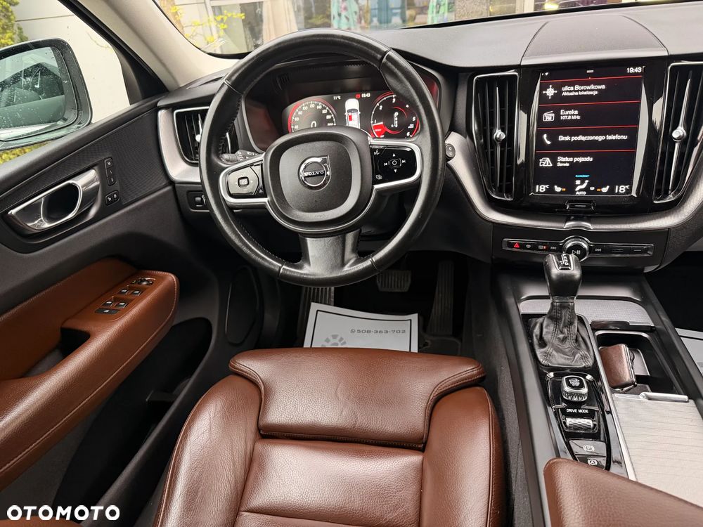Volvo XC 60 D4 AWD Geartronic RDesign - 10