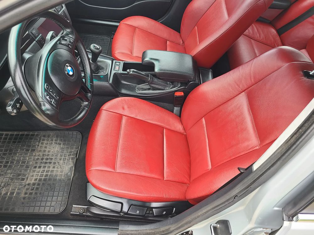BMW Seria 3 325i - 26